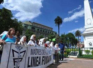 madres_de_la_plaza_de_mayo_telam-_archivo.jpg