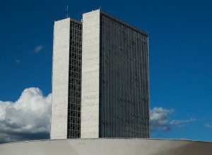 monumentos_brasilia_cupula_plenario_da_camara_dos_deputados3103201340.jpg