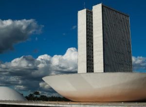 monumentos_brasilia_cupula_plenario_da_camara_dos_deputados3103201341.jpg