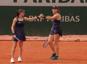 stefani_e_babos_vencem_estreia_roland_garros_2025.jpg